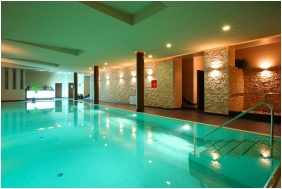 Anna Grand Hotel Wine & Vital, �sz�medence - Balatonf�red