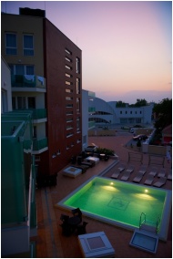 K�ls� medence - Atlantis Medical Wellness & Conference Hotel