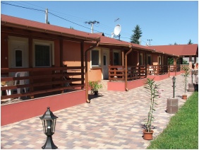 Bogl�rka Panzi� & Apartmanh�zak, Recepci� k�rny�ke