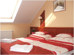 Zuhanyz� - Bogl�rka Panzi� & Apartmanh�zak