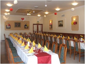 Bogl�rka Panzi� & Apartmanh�zak, �tterem - Mez�k�vesd