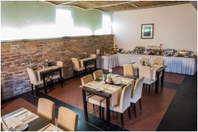 Boutique Hotel Sopianae - P�cs, B�f�asztal