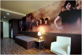 Corvin Hotel, Gyula, Pezsg�f�rd�