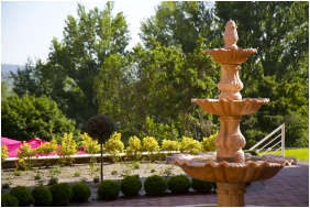 Hotel Bellevue, Esztergom, Kert