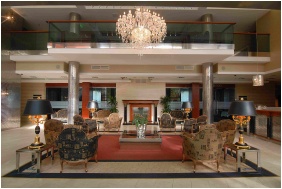 Hotel Divinus, Im Sommer - Debrecen