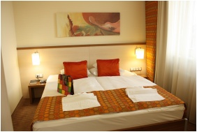 Hotel Famulus - Gyor, Camera cu doua paturi