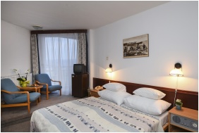 Hotel Helikon - Keszthely, K�t�gyas szoba kil�t�ssal