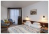 Hotel Helikon - k�t�gyas szoba kil�t�ssal