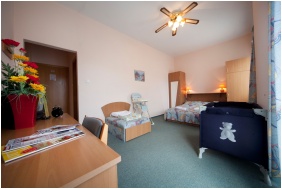 Hotel Kristaly, Keszthely, Double room with extra bed
