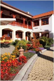 Magita Hotel, Kert