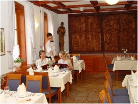 �tterem, Magita Hotel, Erd�b�nye