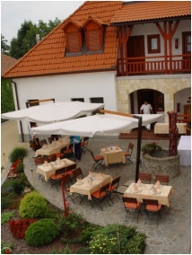 Magita Hotel, Erd�b�nye, Terasz