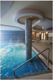 Vasca a idrogetti ed idromassaggi, Hotel Millennium, Pecs