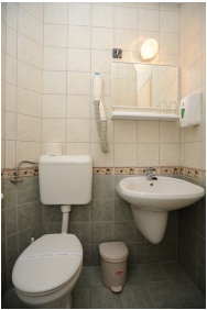 Hotel Minaret, Eger, Bathroom