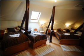 Comfort triple room, Hotel Minaret, Eger