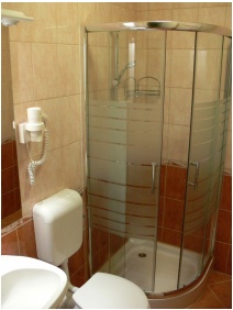 �azienka - Hotel Napfeny