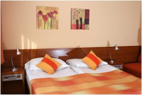 Sleeping room, Hotel Napsugar, Heviz