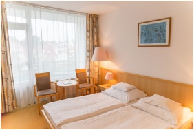 Heviz: Hunguest Hotel Panorama - Thermalbecken