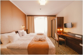 Hotel Park - H�v�z, �p�let
