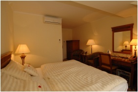 Hotel Romantik - Eger - Eingang des Hotels