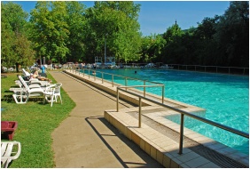 Outside pool - Hunguest Hotel Hoforras