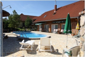 Joo Inn Wellness Pension, Rabapaty, Innere Garten
