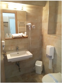 �lm�nymedence - K�t Korona Hotel