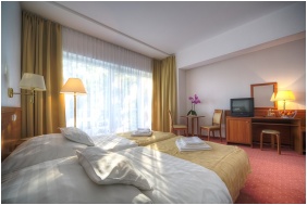K�t Korona Hotel, Bels� kert - Balatonsz�rsz�
