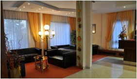 Hall - Palatinus Panzi�