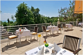 B�r, Ramada Hotel and Resort Lake Balaton, Balatonalm�di