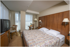 Ramada Hotel and Resort Lake Balaton, Fedett terasz