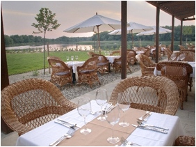 Tisza Balneum Thermal Hotel - Tiszafured, Auf der Terasse