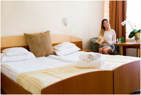 Venus Hotel, �lm�nymedence