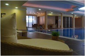 Castle Hotel La Contessa, Szilvasvarad, Covered pool