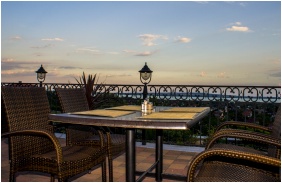 Zenit Hotel Balaton, Vonyarcvashegy, Terasse