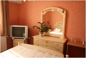 Franciaágyas szoba, Bagolyvár Étterem & Vendégház & Wellness, Inárcs