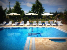 Bagolyvár Étterem & Vendégház & Wellness, Inárcs, Épület