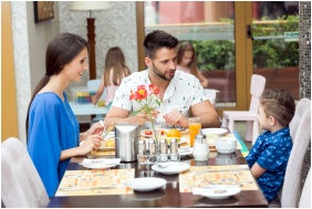 Breakfast, Colosseum Wellness Hotel, Morahalom