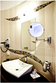- Granada Konferencia Wellness és Sport Hotel