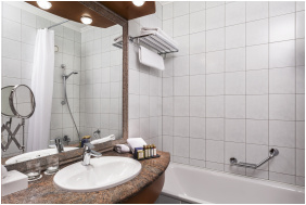 - Health Spa Hotel Hévíz