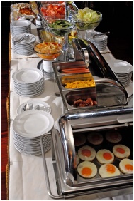 Hotel Charles, Colazione tipo buffet - Budapest