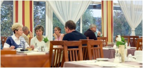 Hunguest Hotel Hélios, Étterem