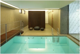 Hotel Laterum Wellness & Conference, Pecs, Inside pool