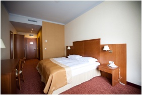 Superior room, Hotel Magyar Kiraly, Szekesfehervar