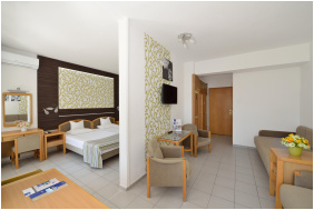 - Hotel Marina