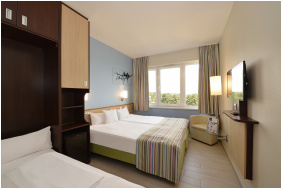 - Hotel Marina