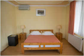 Silver Hotel,