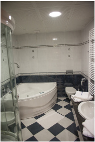 - Silver Hotel
