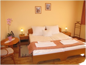 Classic szoba, Kardi Hotel, Hajdszoboszl