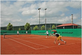 Petnehazy Club Hotel, Budapest, Court de tennis